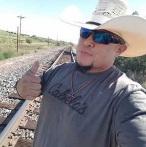 Meet your Posher, Carlos